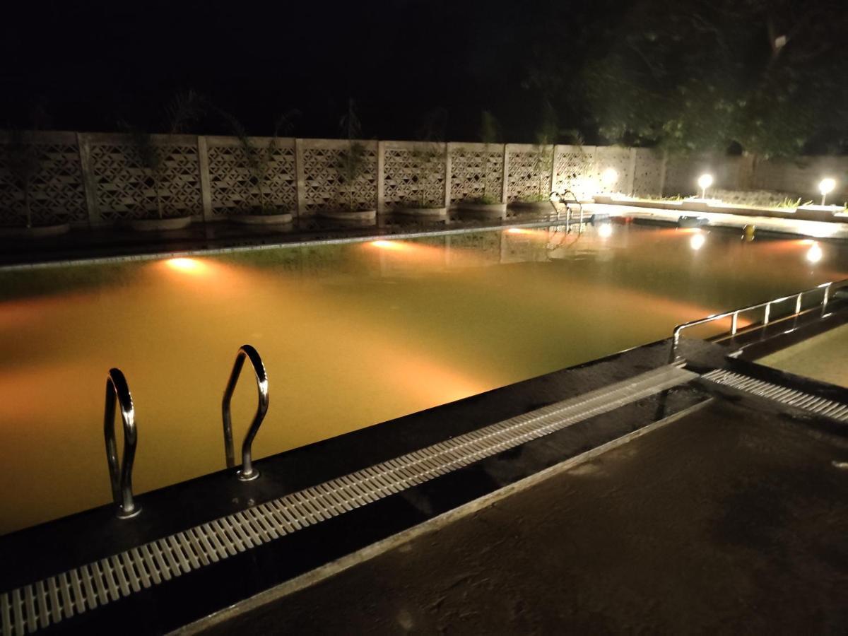 Silent Valley Resort Thane Ngoại thất bức ảnh